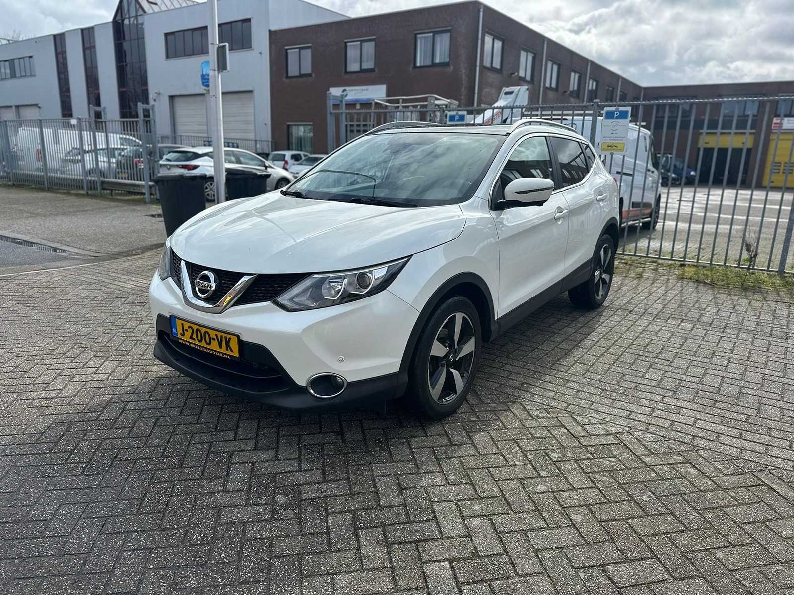 Nissan – 2015 – Qashqai – 1.2 Connect Edition – Automatic – Passenger car