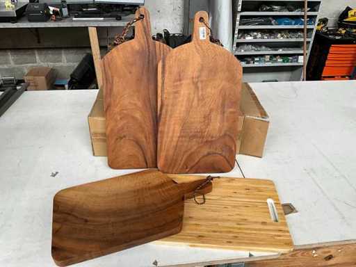 Diverses planches à découper en bois (8x)