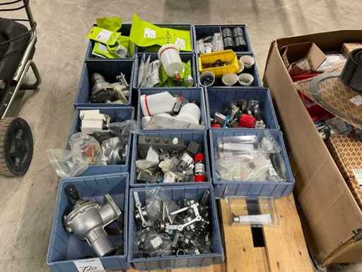 Sames & Kremlin Batch of paint spray parts