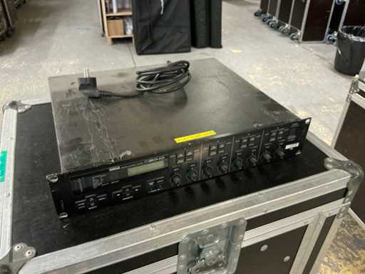 Yamaha - D2040 - Divizor de canal digital