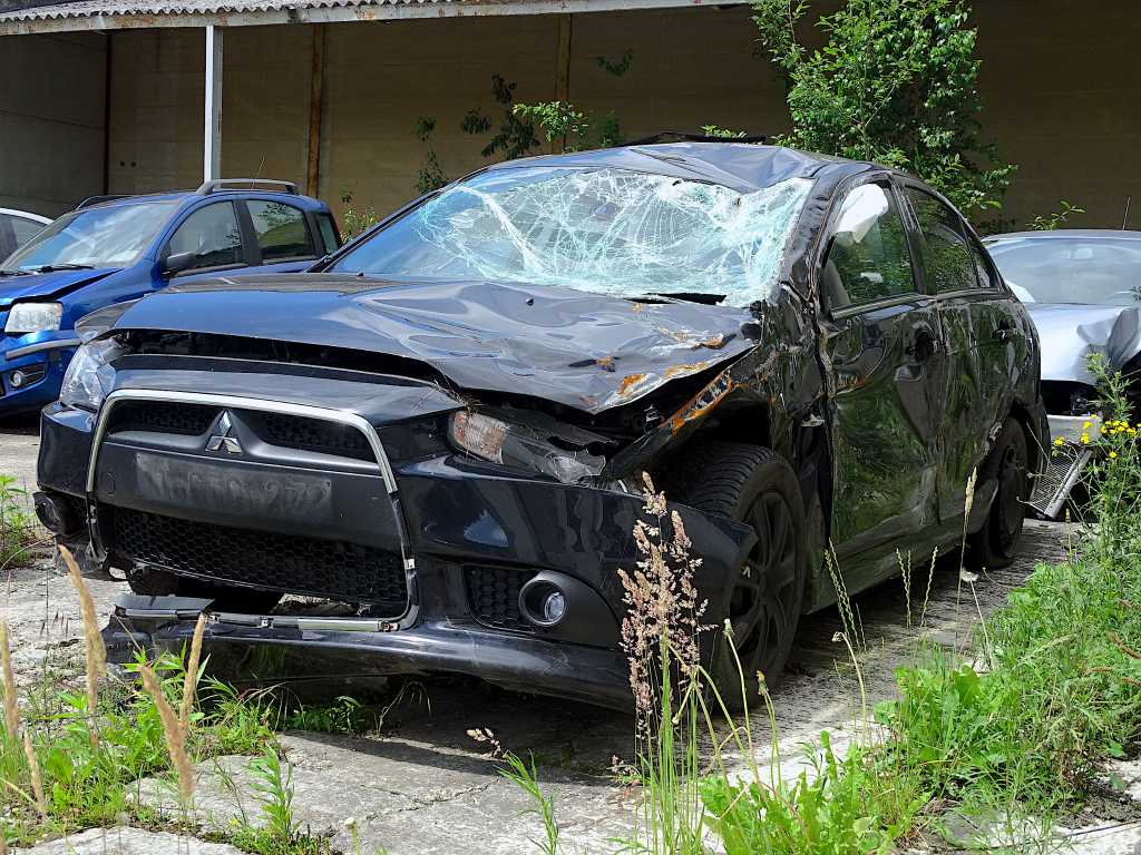 Mitsubishi Lancer (project-base / accident car)