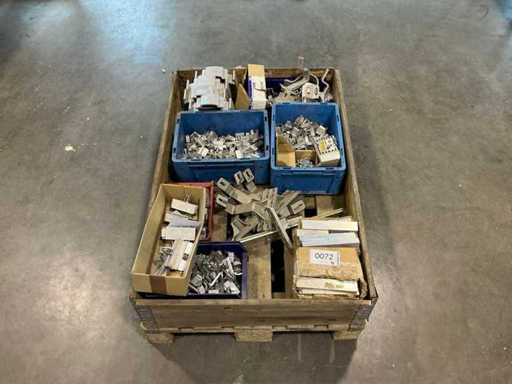 Konvolut von Photovoltaik Montagematerial