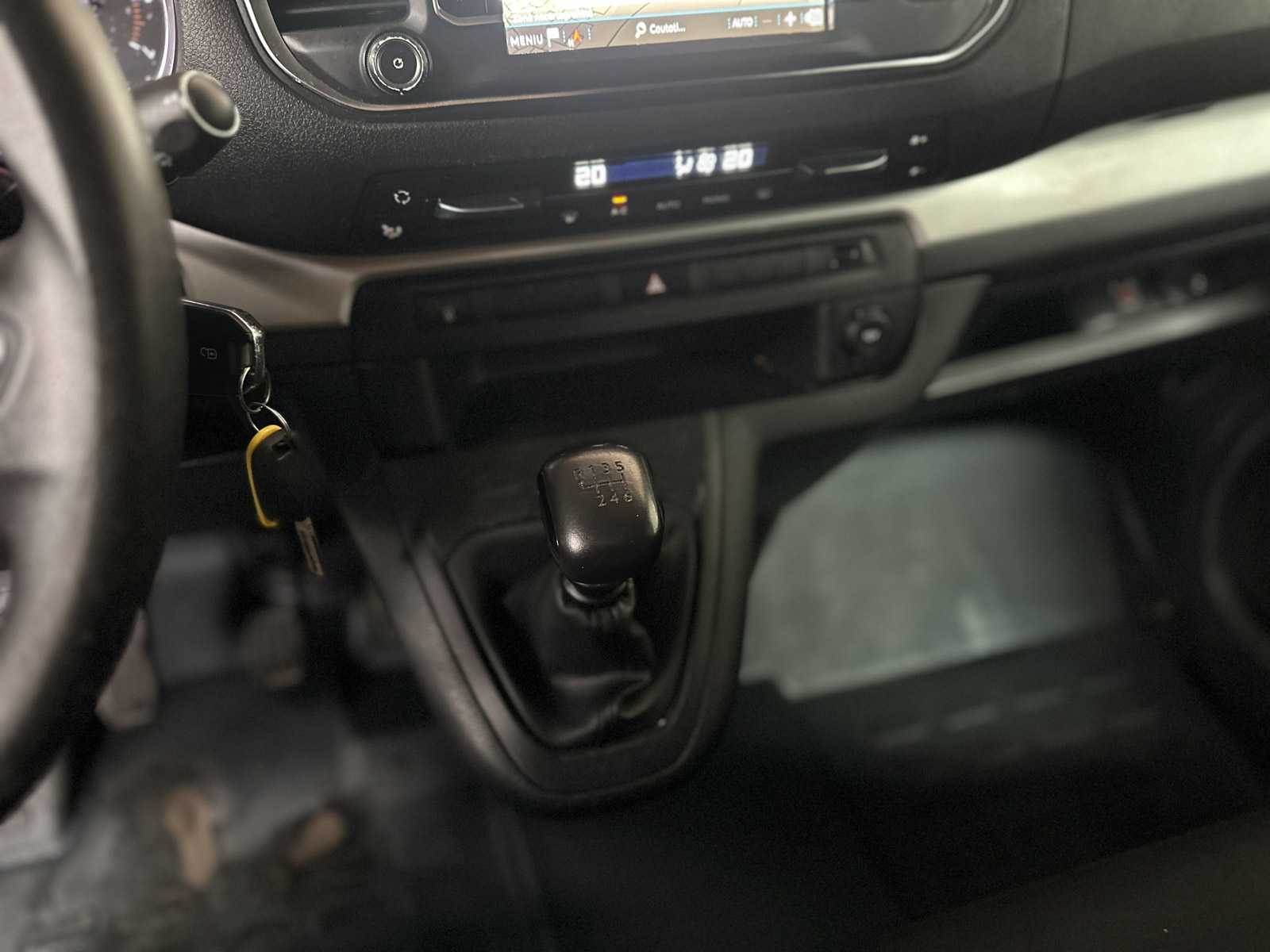 Peugeot Expert Traveller 1.5 9-Sitzer 120 PS 2019