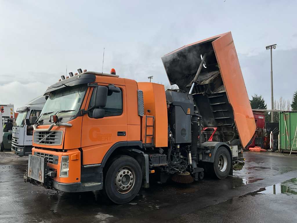 2006 Volvo FM9 4X2R Chassis Mounted Sweeper