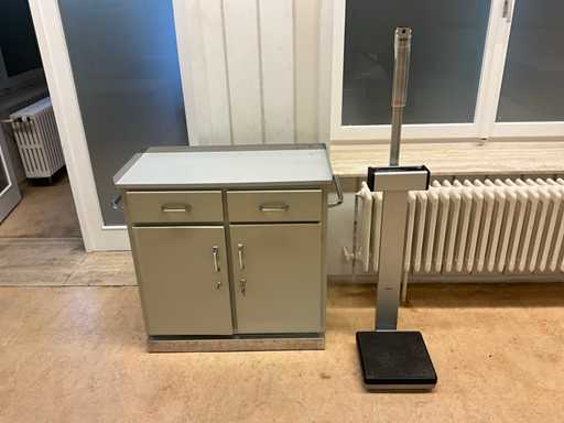 Verrijdbare kast + Seca 220 Vloerweegschaal