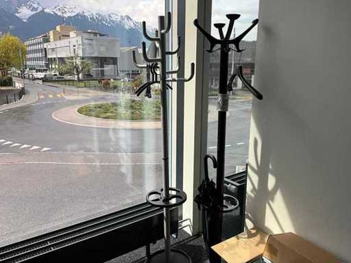 Samsung monitor with docking station (3x)