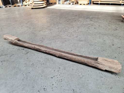 Vecchia abbeveratoia di legno unica 320 cm