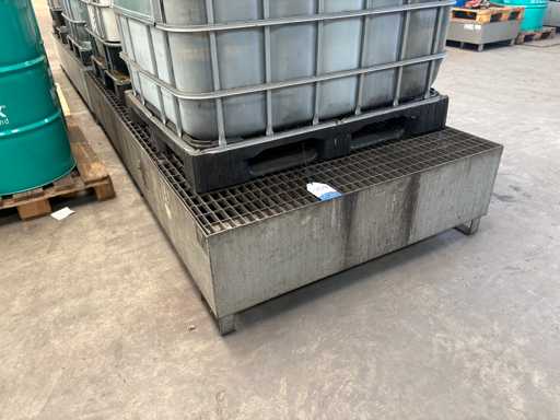BAUER AW 1000-2 Lot Oil Drum Trays