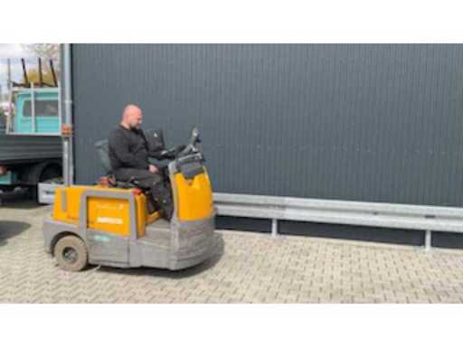 5ce503ff-317f-4d2b-b569-b30ab2d3df6b.mp4