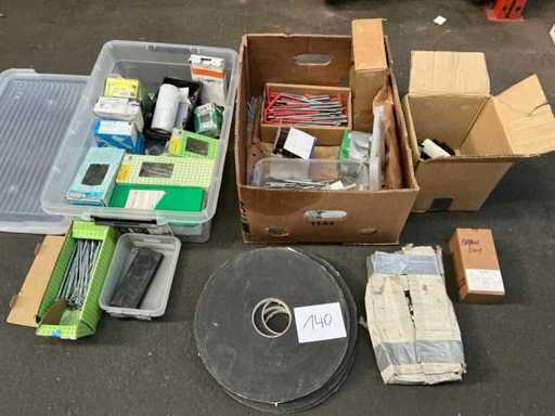 Partij divers bevestigingsmateriaal