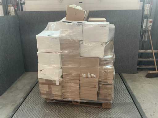 Un lot de furtunuri și ghidaje pentru cabluri