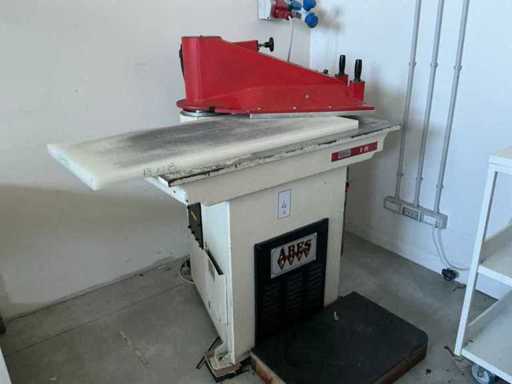 Machine de découpe ARES F70 2010