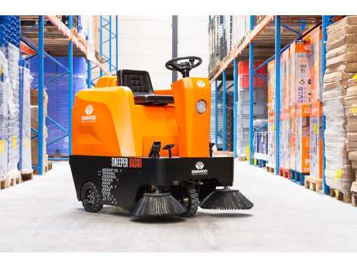 Daewoo - 2025 - DAS80 - sitting sweeper