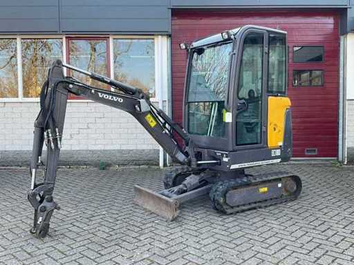 2018 Volvo EC18D Mini-Bagger