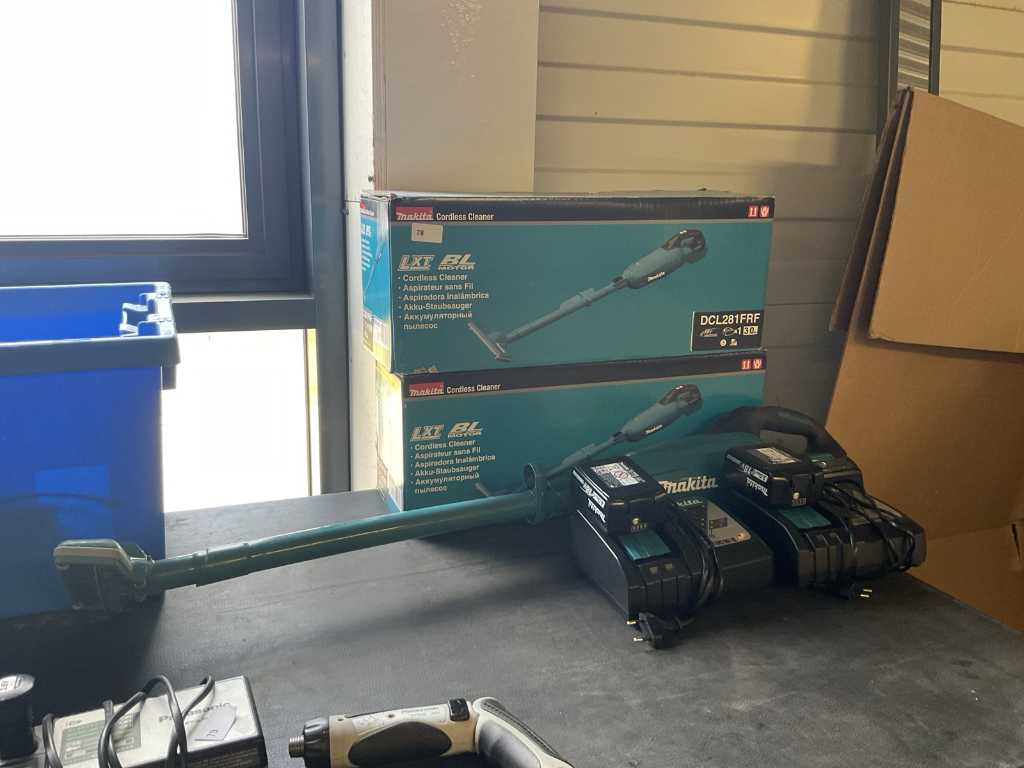 Makita DCL281FRF Vacuum Cleaner (2x)
