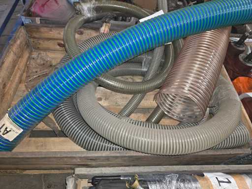 Restes de tuyaux en spirale