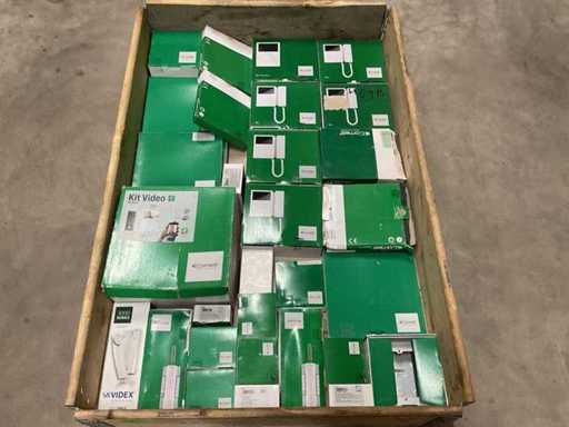 Telefoane și accesorii pentru interfon Comelit Party