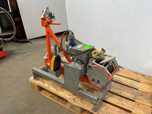 2019 Imer TR225 NF Scaffolding Winch with Swing Arm