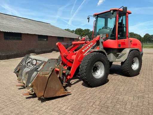 Pale Volvo L30B 2013