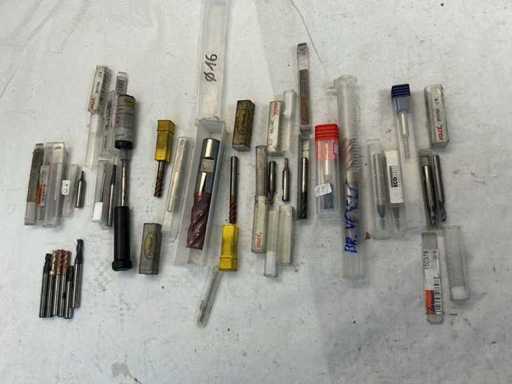 Solid carbide end mills (30x)