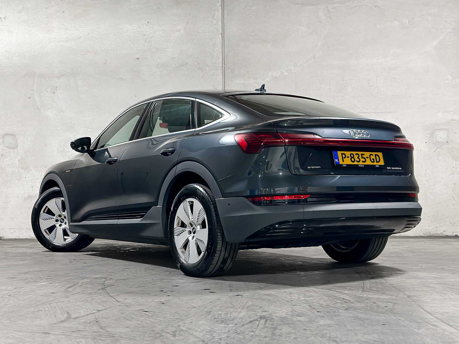 Audi e-tron Sportback 55 quattro edition 95 kWh 408pk 2022 (Origineel-NL + 1e eigenaar), P-835-GD