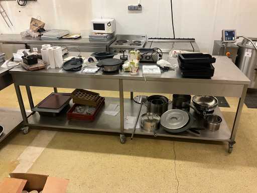 Table de travail mobile en acier inoxydable