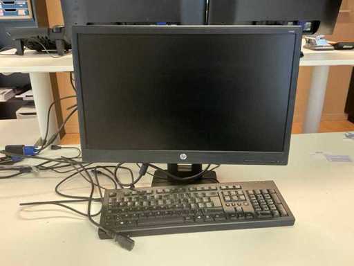 HP VH22 22" Monitor (2x)