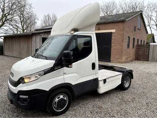 Ciągnik Iveco Daily 40C180 BE z 2017 roku