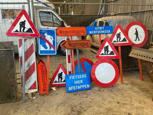 Partij verkeersborden