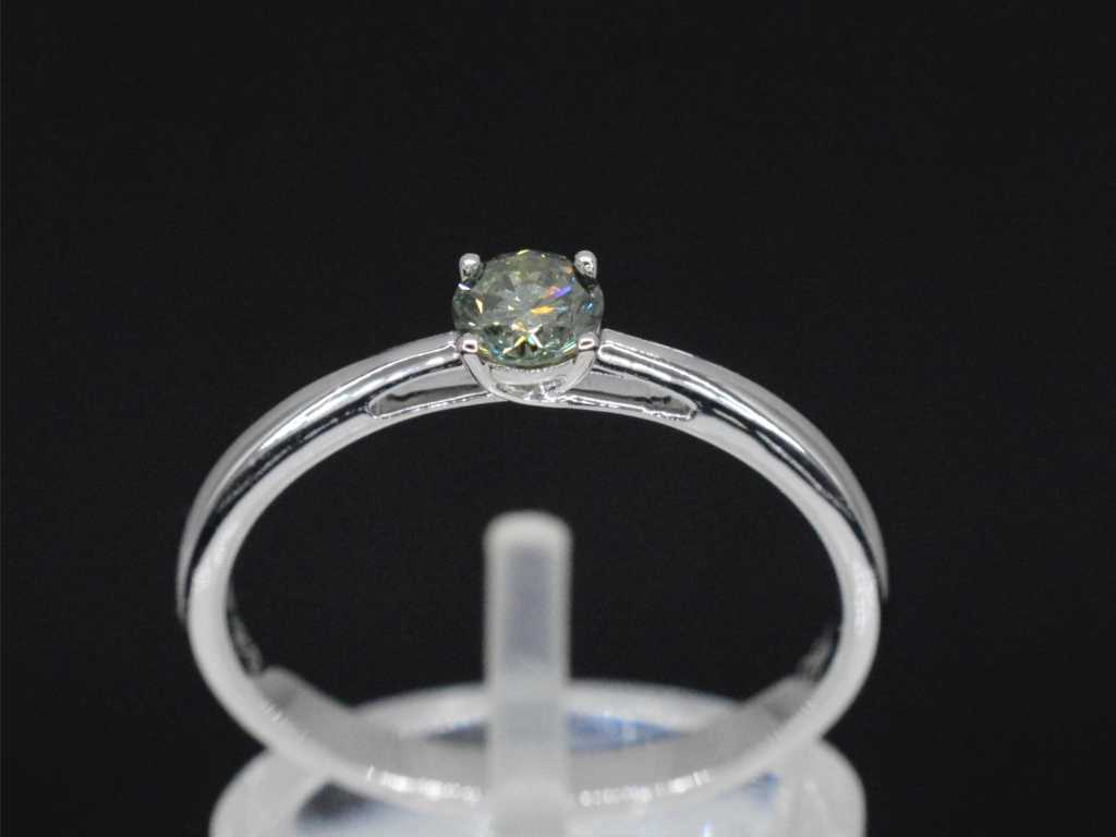 Witgouden ring met groene diamant