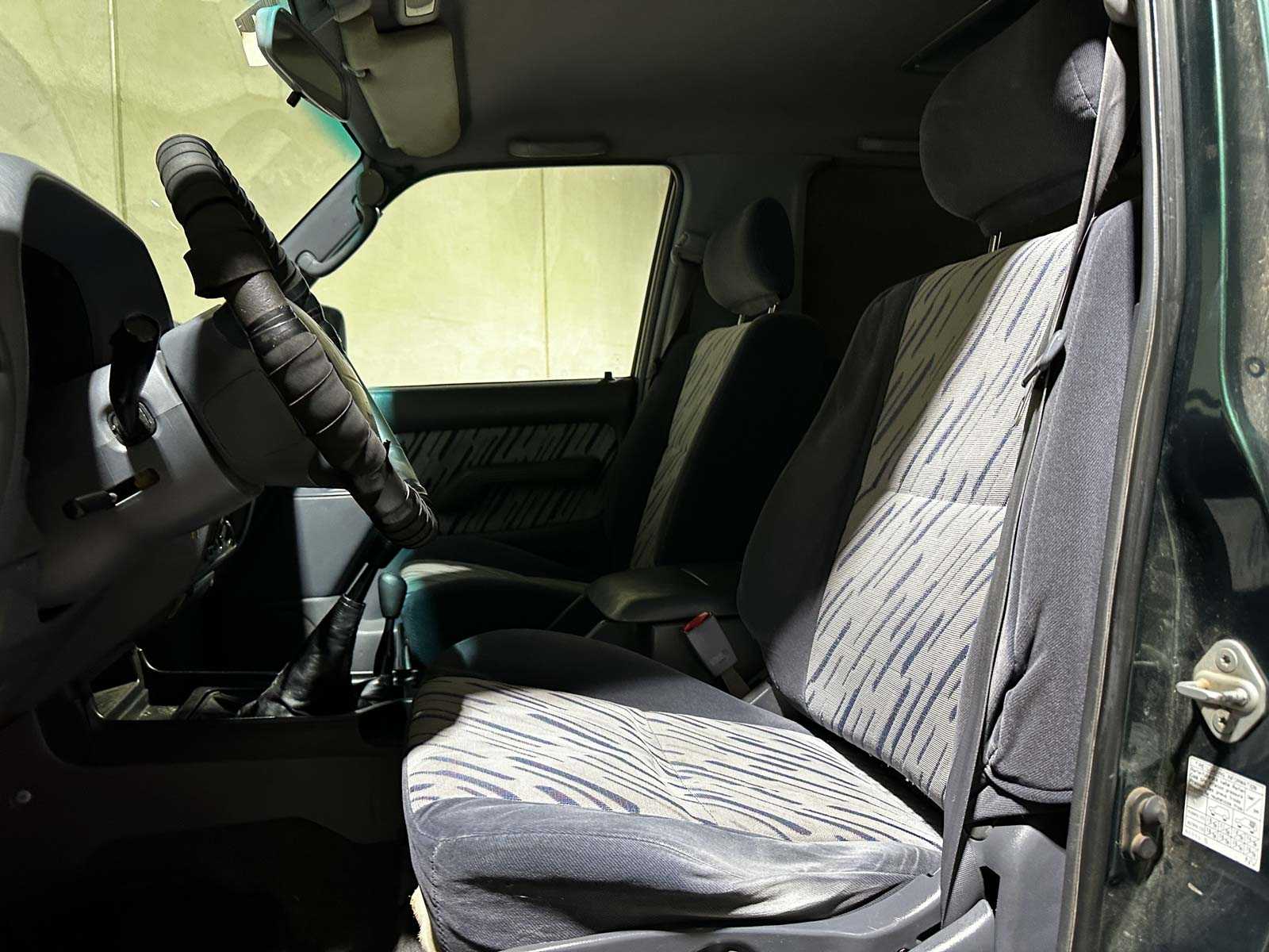 Toyota LandCruiser 90 3.0 HR Blind Van 123pk 2000 (Origineel-NL), 27-VS-NR