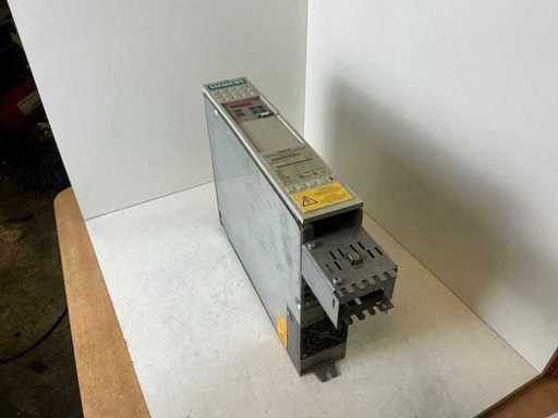 Siemens Simovert vc 6SE7016-1TA51-Z Frequenzwandler