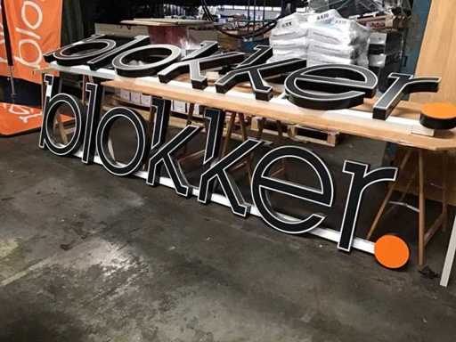 Illuminierte Werbung