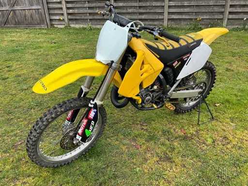 Suzuki RM125 dirt bike