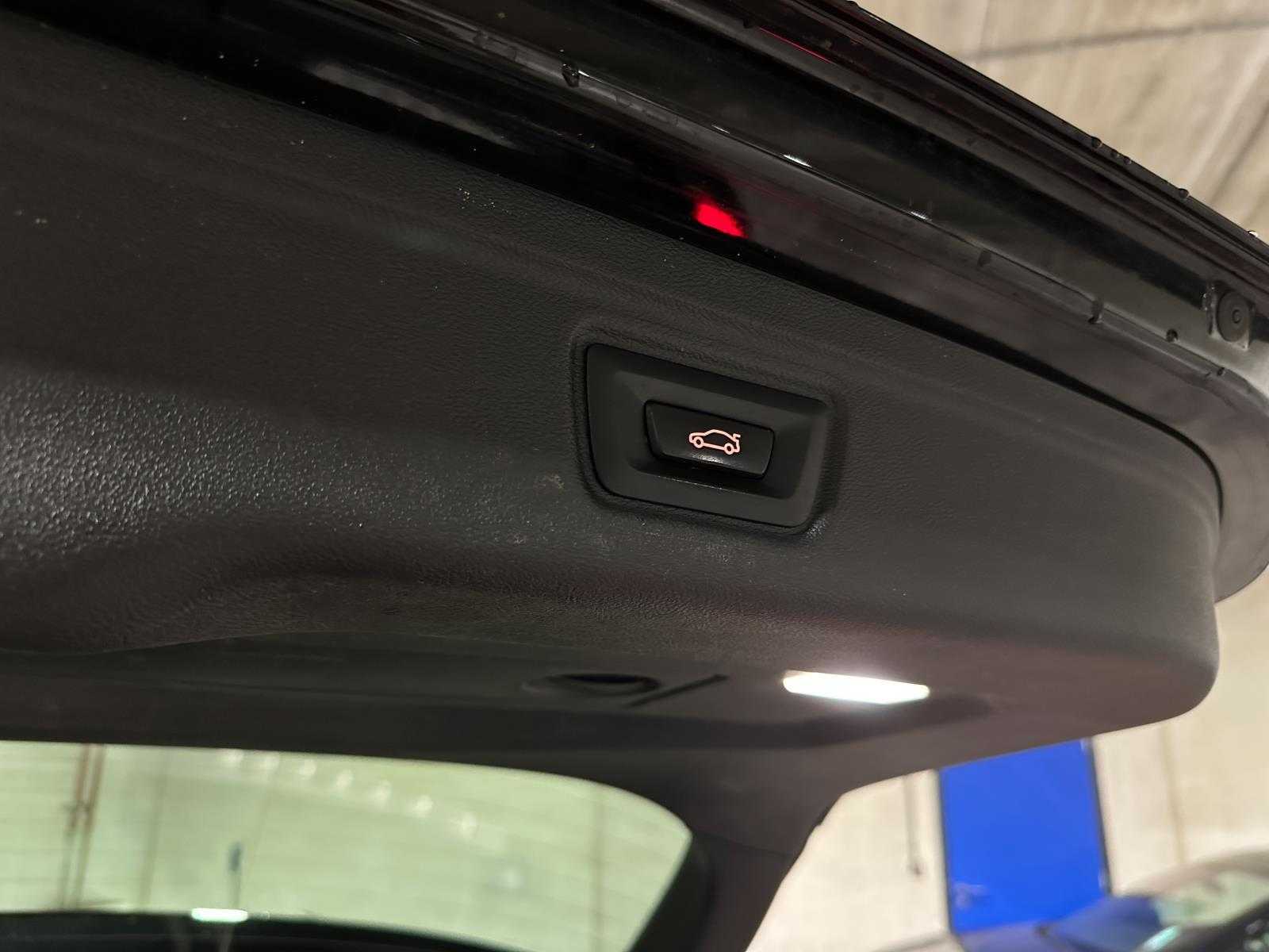 BMW 330e Touring Business Edition Plus 184pk 2021 3-serie (Origineel-NL + 1e Eigenaar) L-480-TL