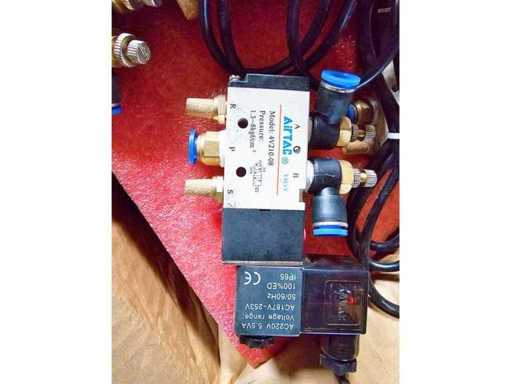 Airtac - Airtac 4V210-08 - Various vacuum equipment (25x)