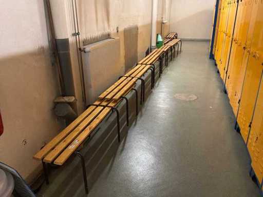 Locker room benches (10x)