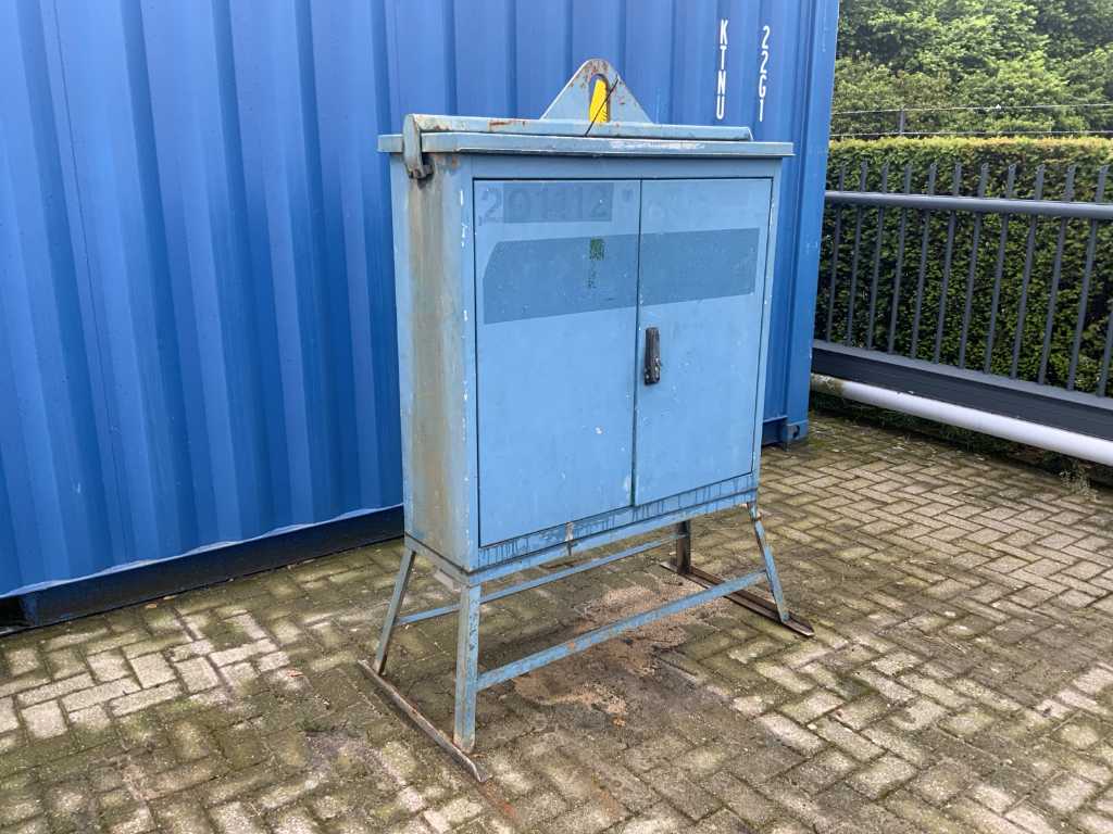 Distribution box with time delay for dewatering pumps
