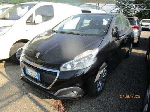 PEUGEOT 208 SERIE 2 PURETECH 75 S&S 5P. Coche similar
