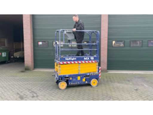 ef632ea7-ee21-4d08-8466-550c4dff53e5.mp4