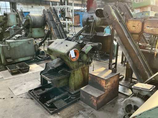 1949 HILGELAND PN3 Verschlussformmaschine