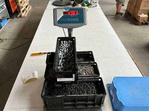 Würth 47,9 kg Verschiedene Befestigungselemente in 4x stapelbarem Behälter