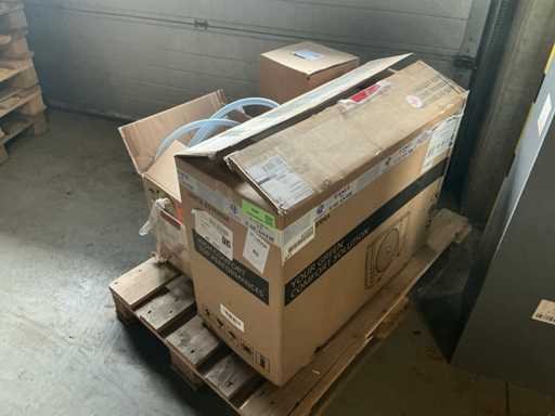 Ariston Split Inverter Buiten unit