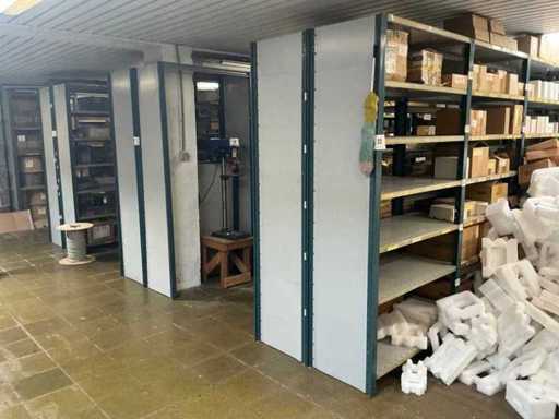 Circa 17 meter magazijnrek