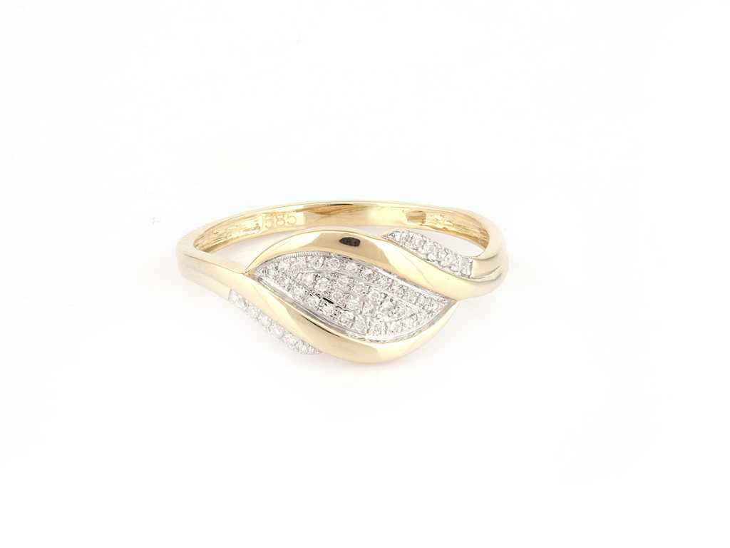 14 KT Yellow gold Ring With Natural Diamonds