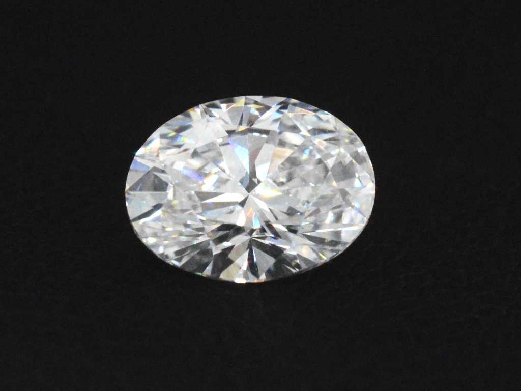 Diamant - 0,85 Karat Diamant (zertifiziert)