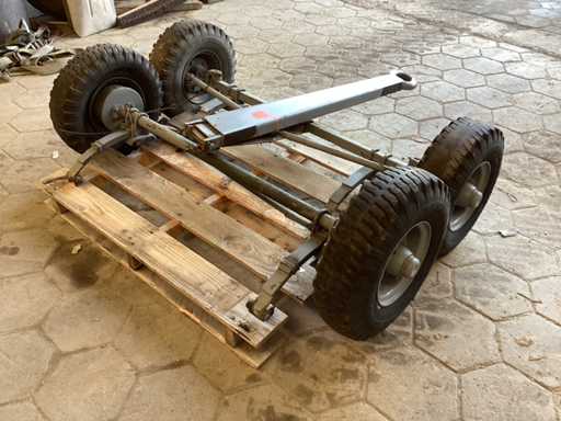 Blattaufhängungsachsen mit Rädern (2x)