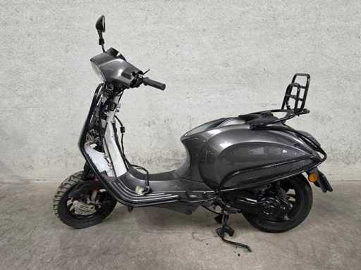 Vespa Sprint - Moped scuter - Primavera la înmatriculare - Versiunea 4T 45km Moped f454st