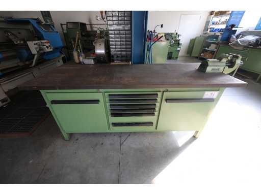 PRECITOOL  Werktisch mit Schraubstock