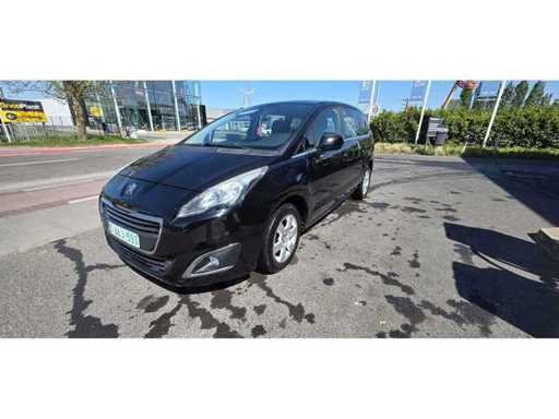 2015 5008 Monovolume Peugeot